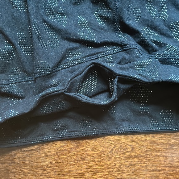 Black Glittery Cheetah Print Mid Length Stretchy Shorts Women’s Medium - Picture 9 of 11